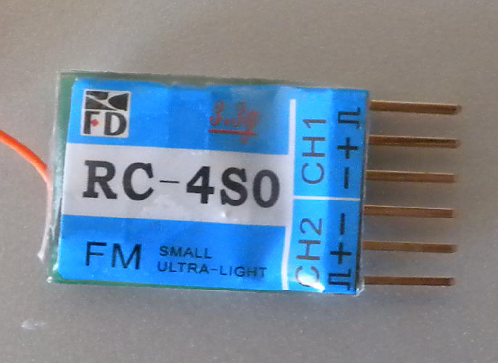modellbau:tips:receivers:rc-4s0_closeup.png